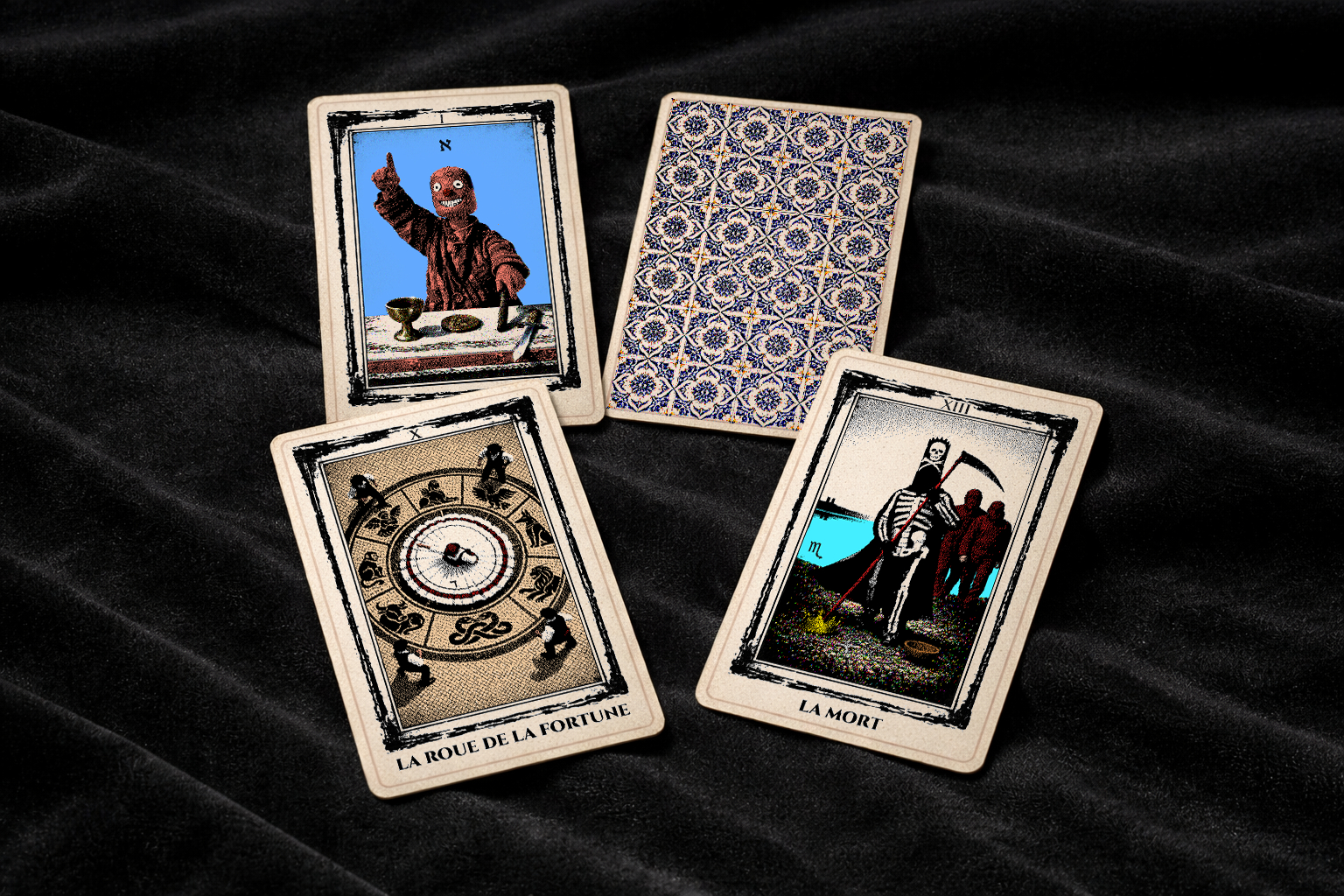 Dithered Tarot de Tabuadelo, cartes imprimées sur tissu noir